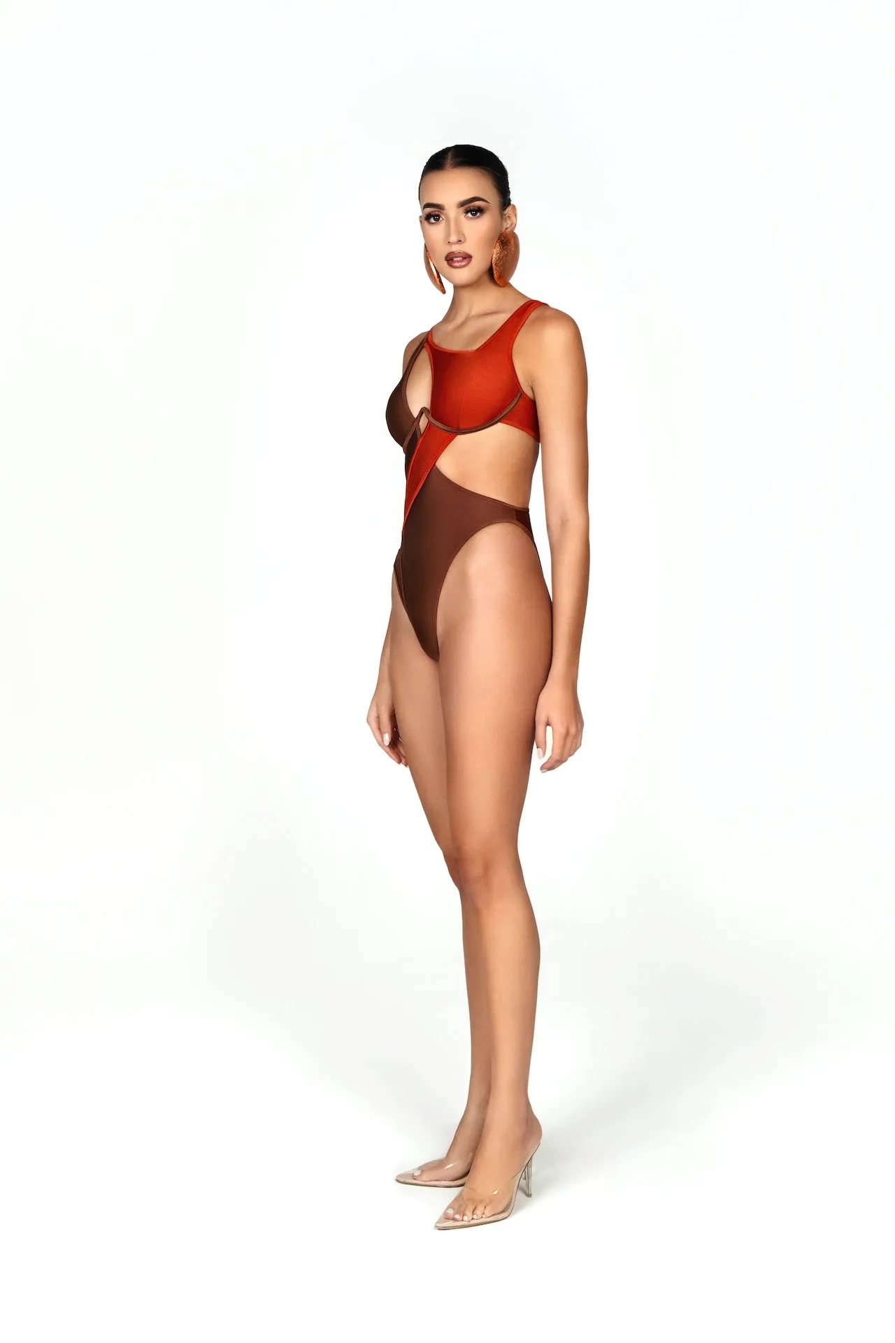 AMBER ONEPIECE stylish design