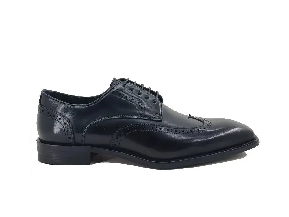 Blucher Style Wingtip Oxford wardrobe must