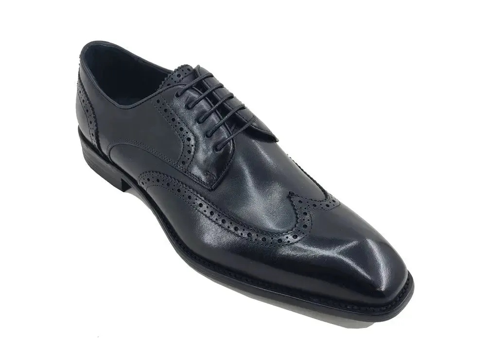 Blucher Style Wingtip Oxford wardrobe must