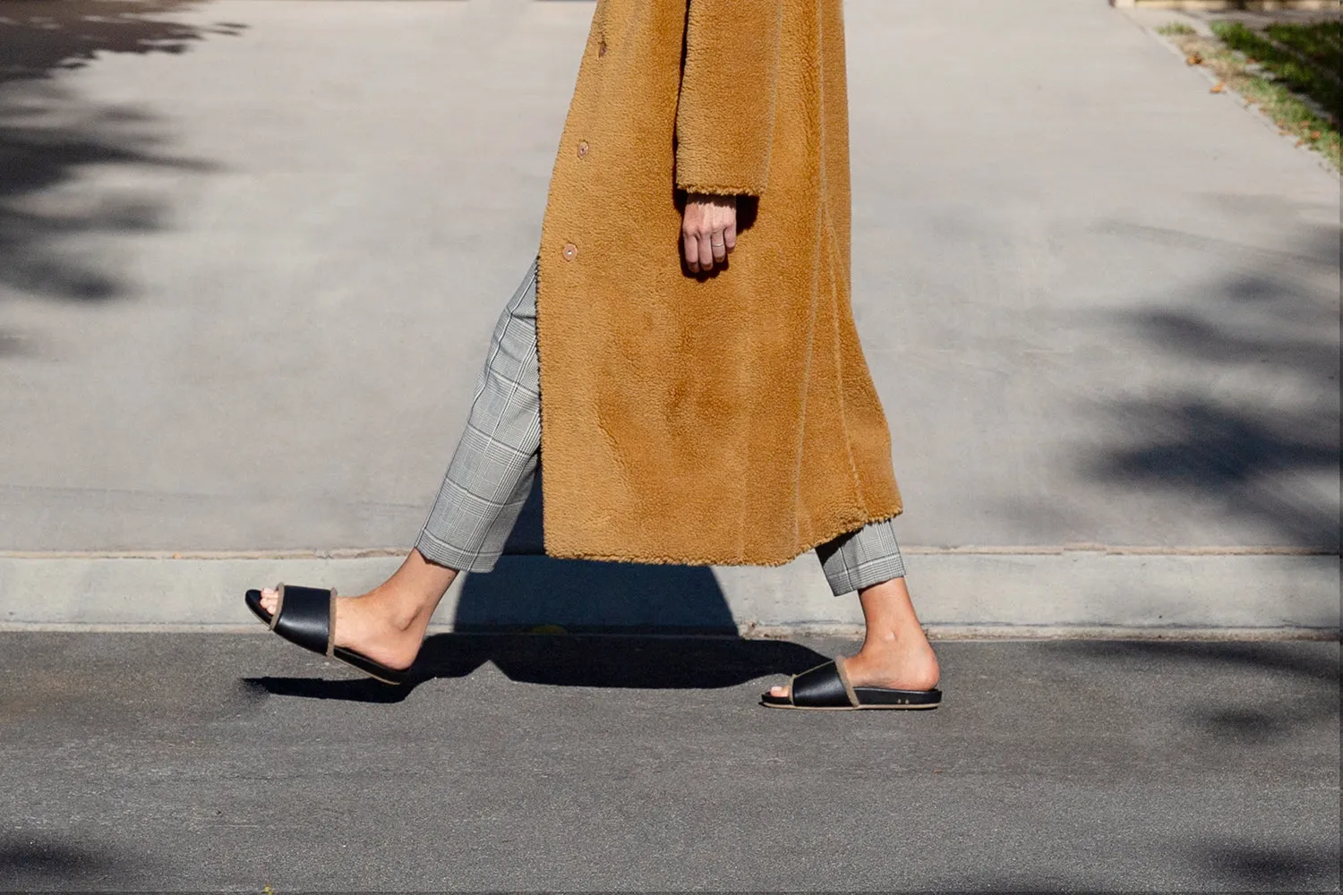 GALLITO SHEARLING - Mocha/Black hike light