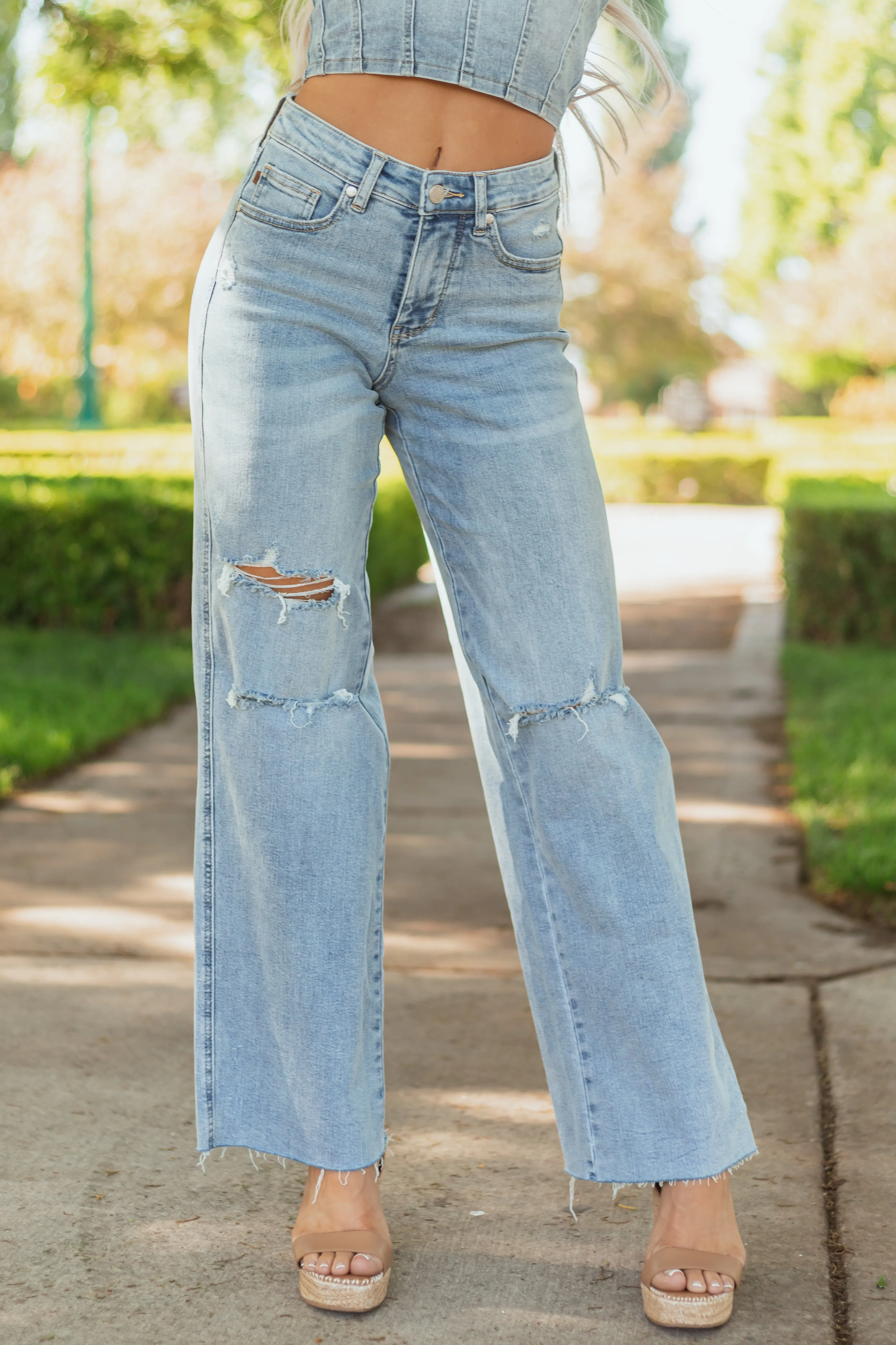 3/5/2025,ALL_PRODUCTS,back-in-stock:true,filter-color:Blue,filter-fabric:Cotton,filter-fabric:Denim,filter-inseam:32.5",filter-rise:High Rise,filter-season:Fall,filter-season:Spring,filter-season:Summer,filter-season:Winter,filter-style:Distressed,fil
