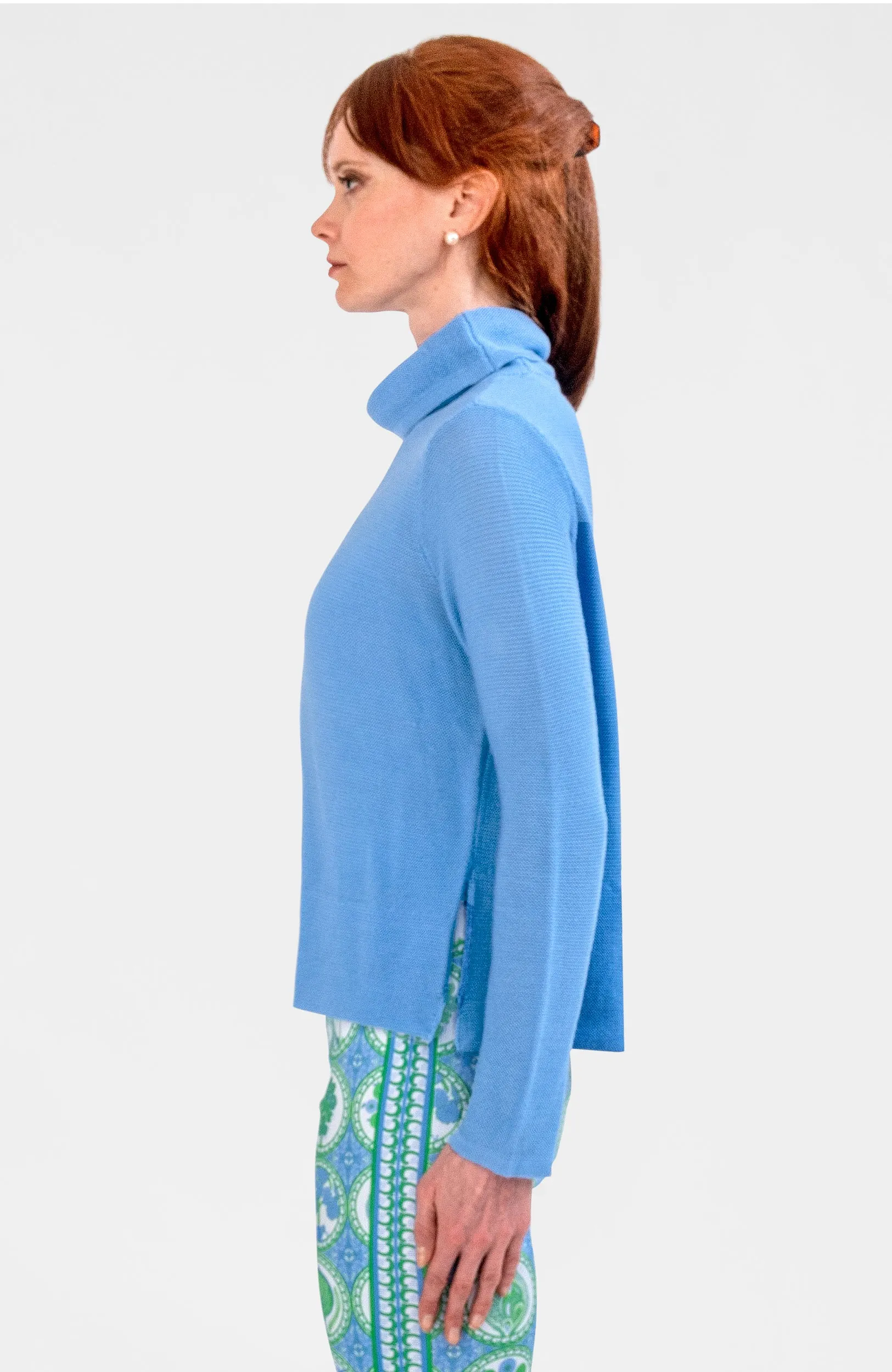 Knit Knit Turtleneck Sweater slimming design
