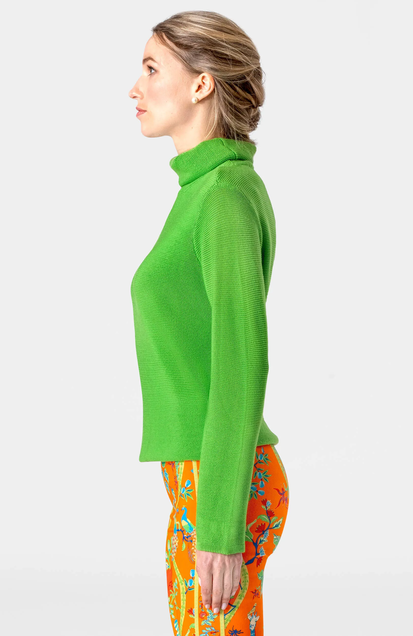 Knit Knit Turtleneck Sweater slimming design