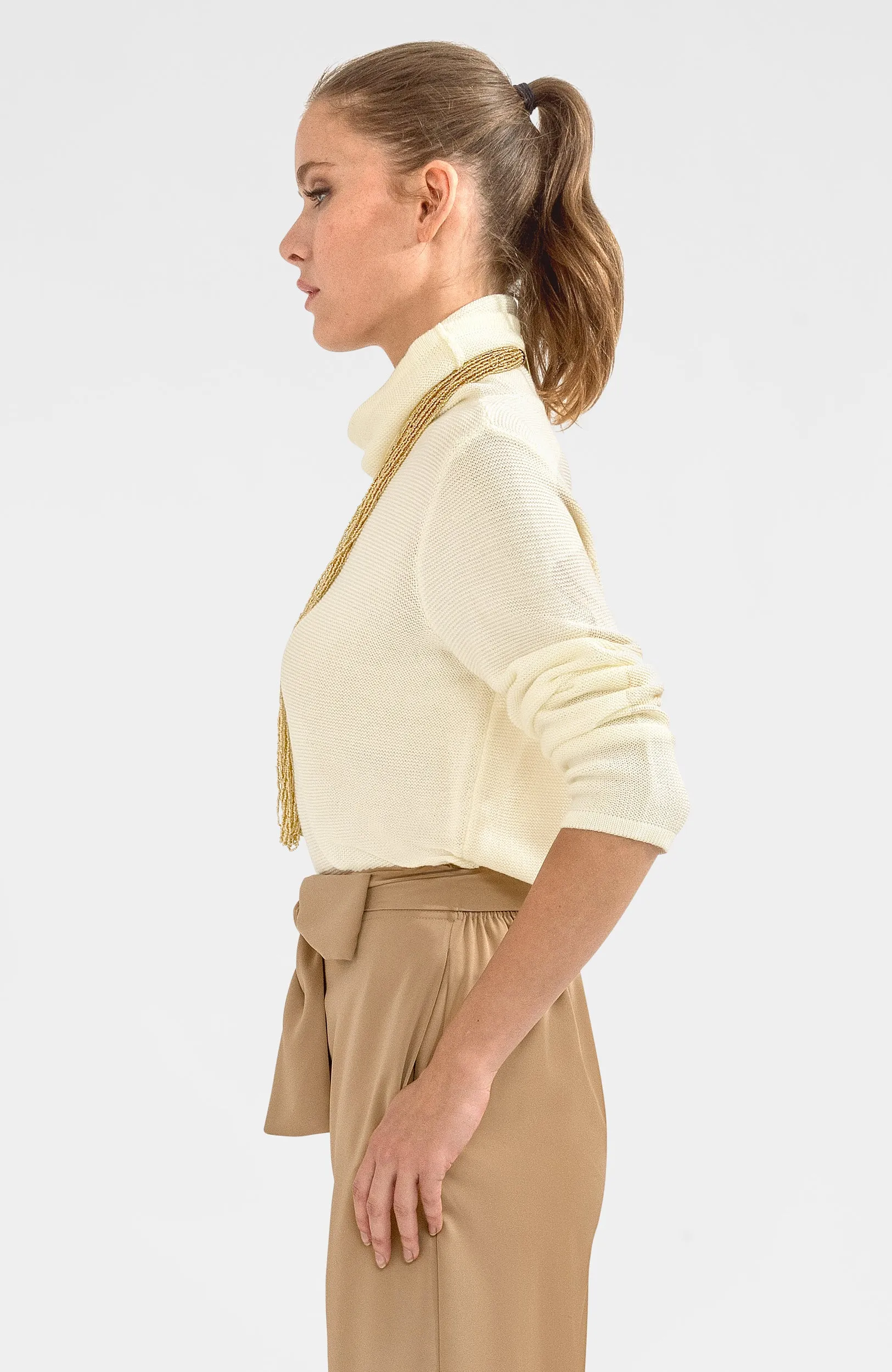 Knit Knit Turtleneck Sweater slimming design