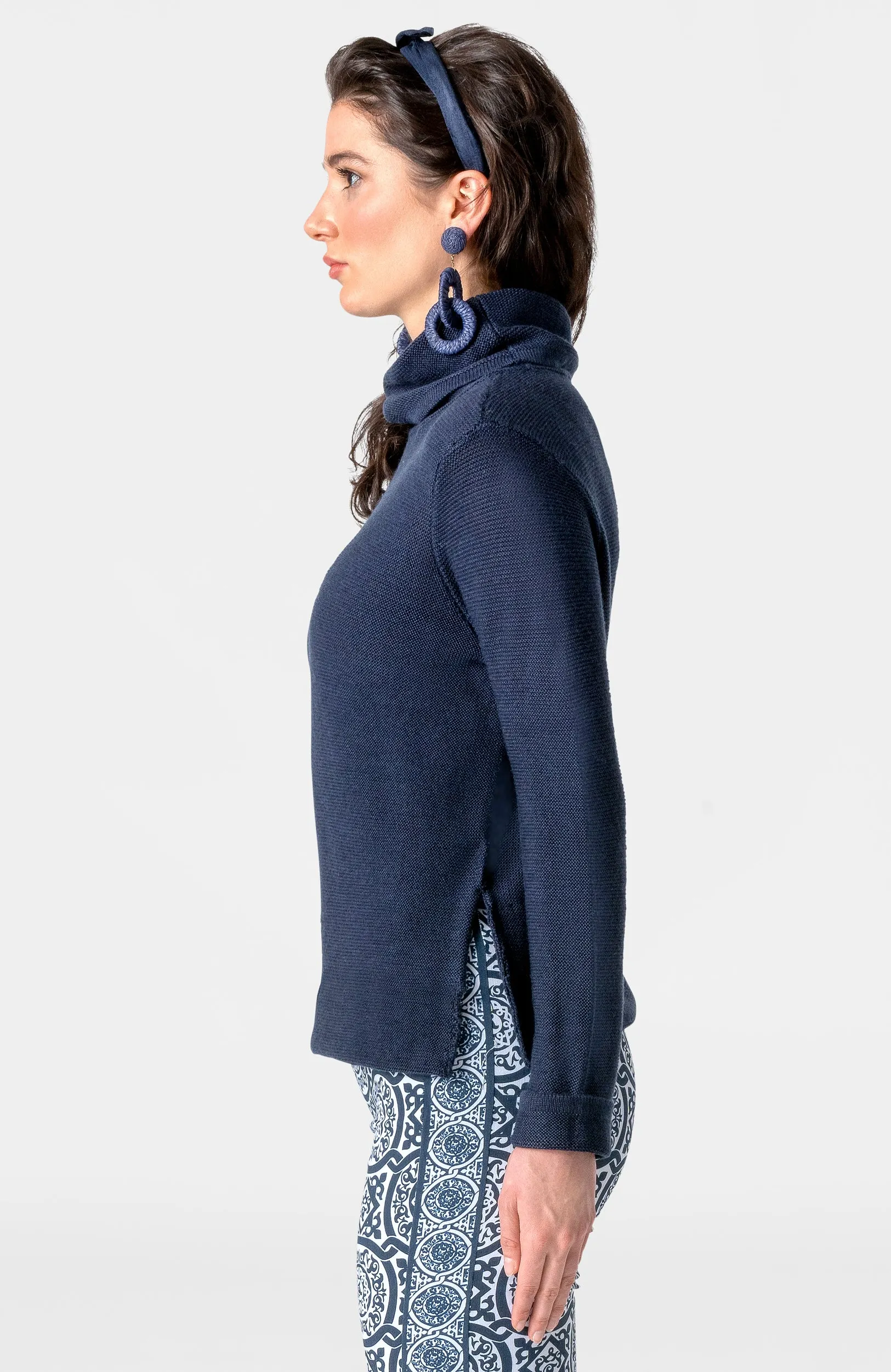 Knit Knit Turtleneck Sweater slimming design