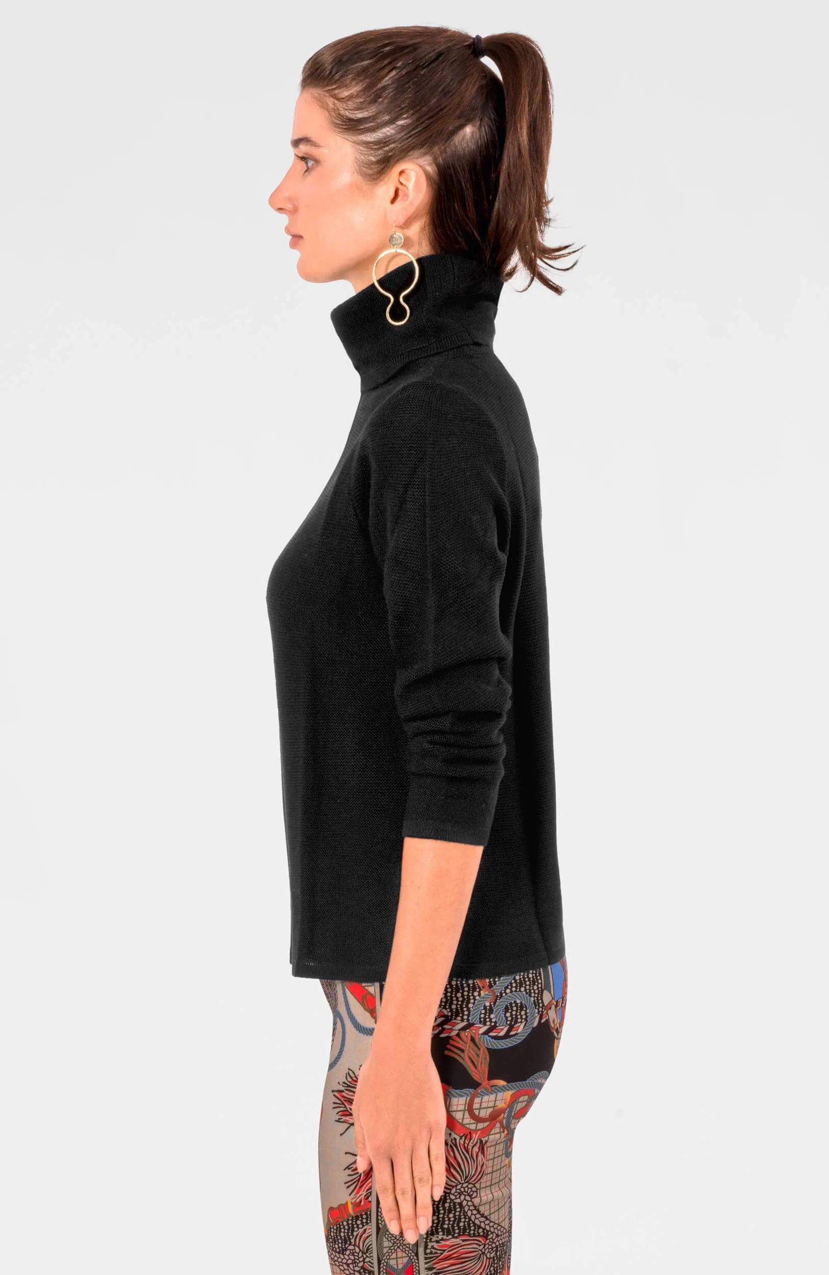 Knit Knit Turtleneck Sweater slimming design