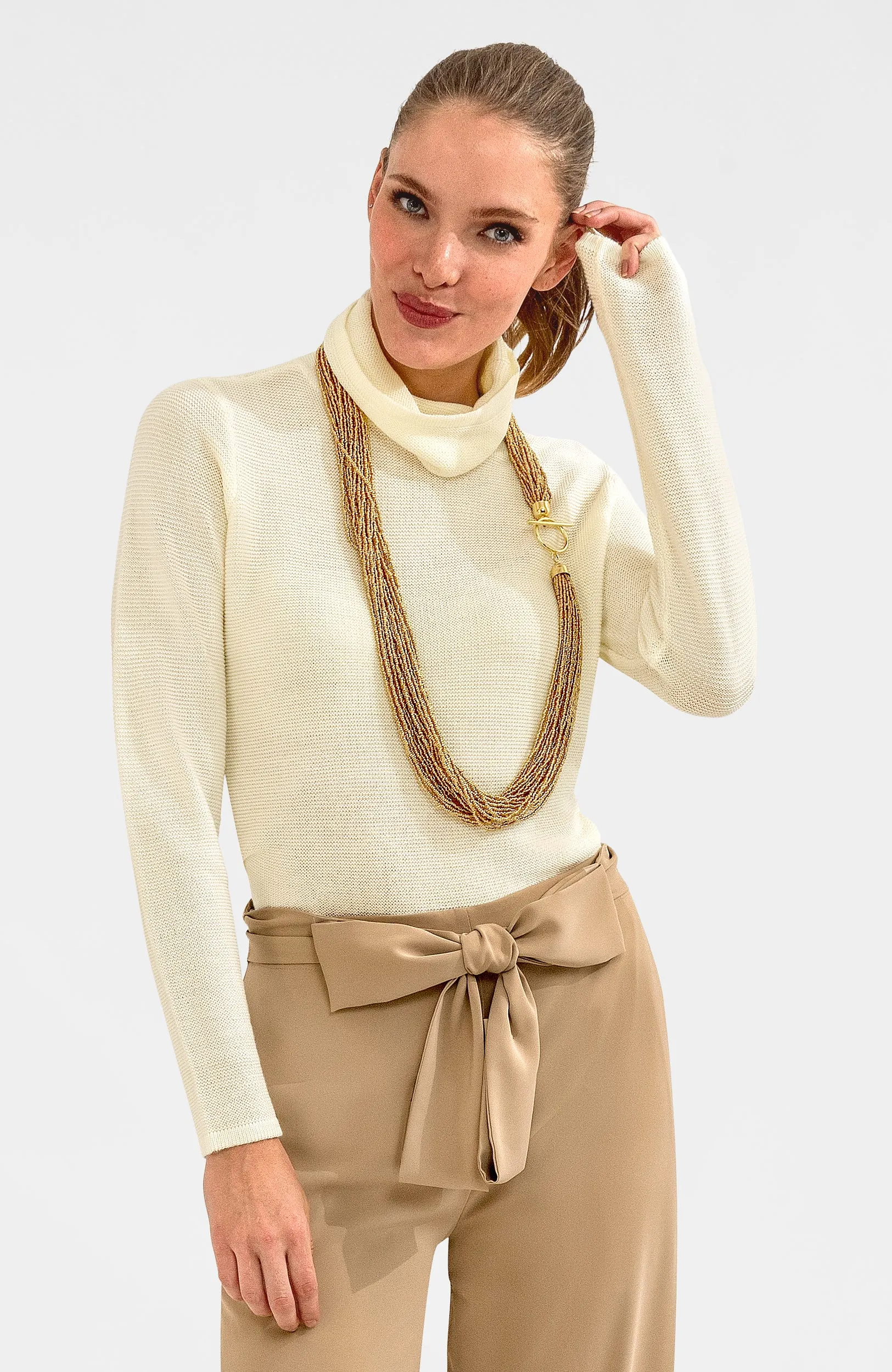 Knit Knit Turtleneck Sweater slimming design