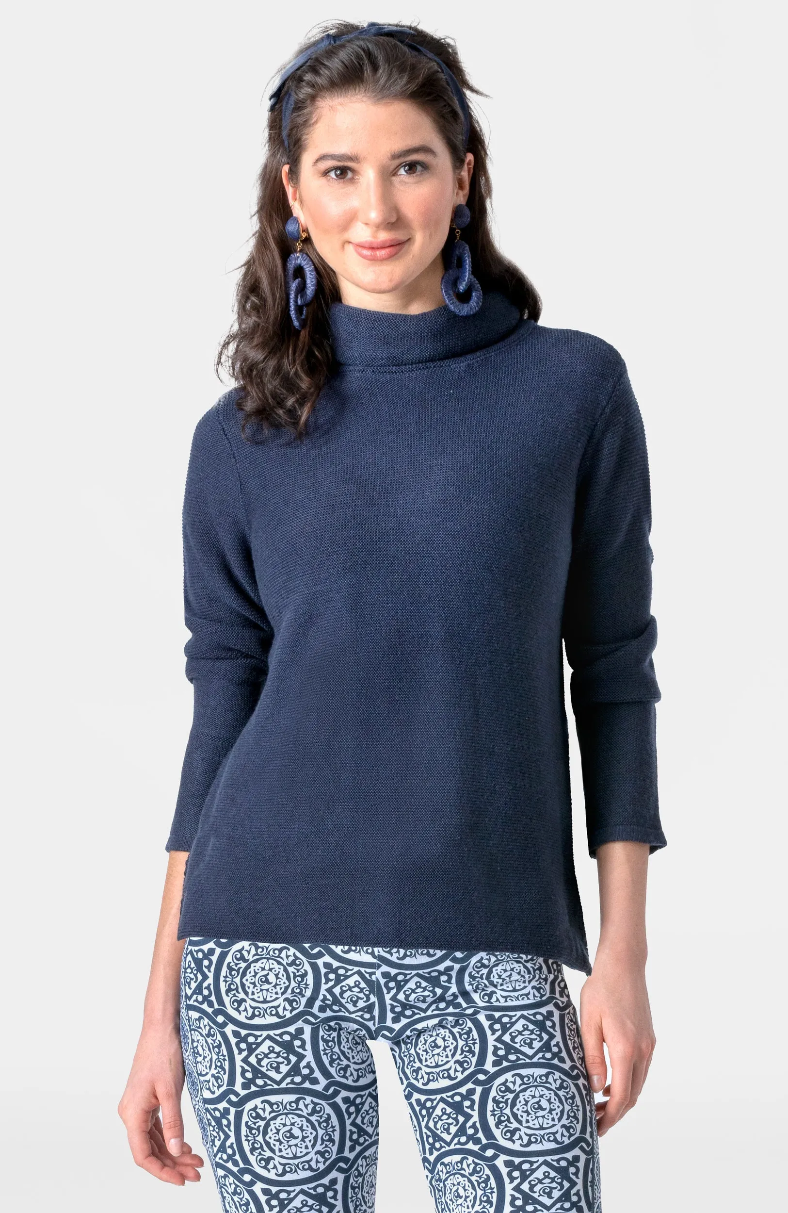 Knit Knit Turtleneck Sweater slimming design