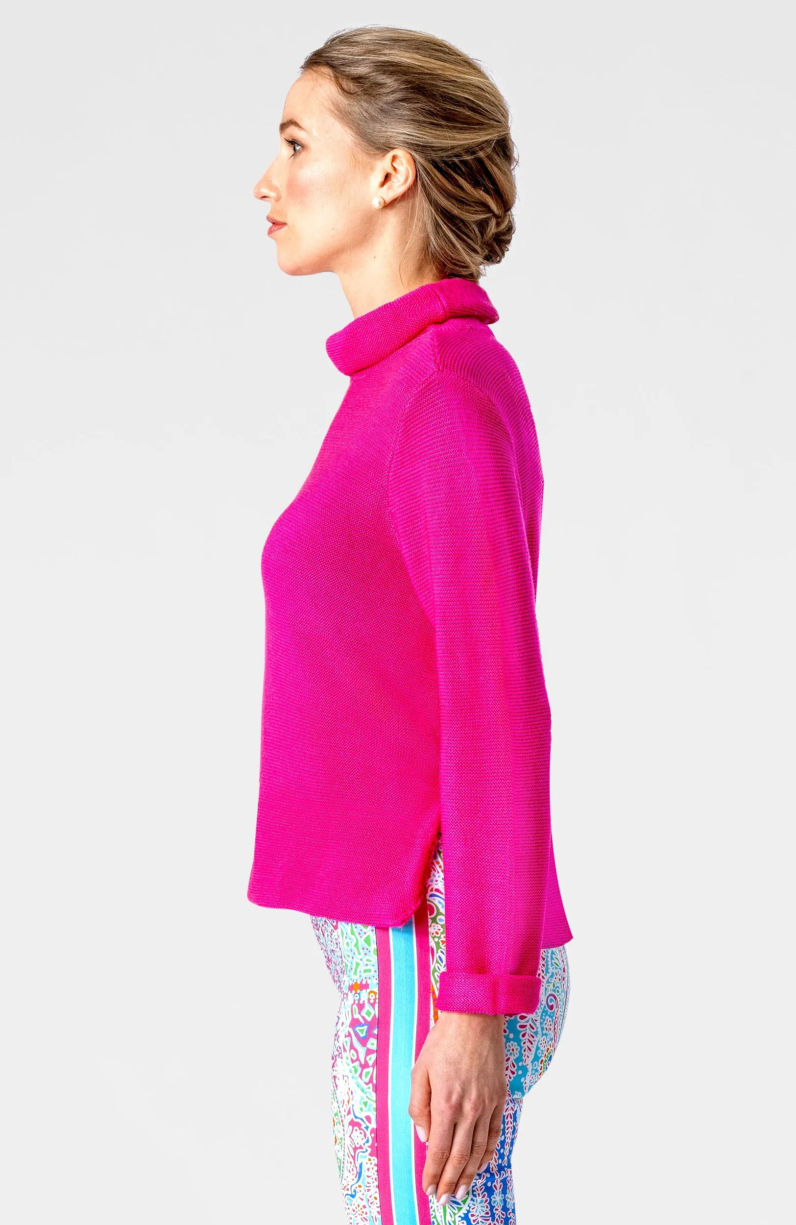 Knit Knit Turtleneck Sweater slimming design