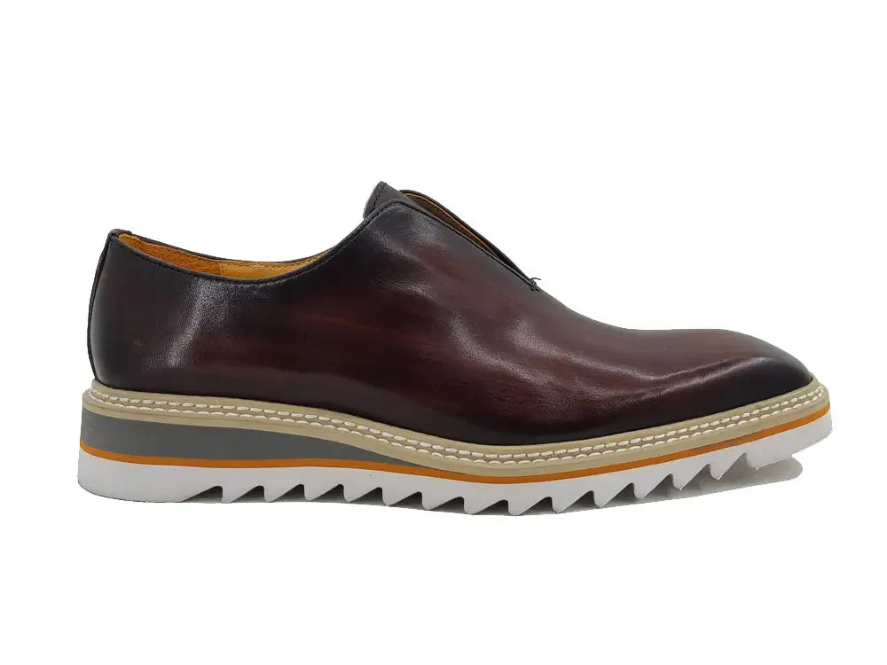 Laceless Loafer with Contrast color lightweight sole mood wear