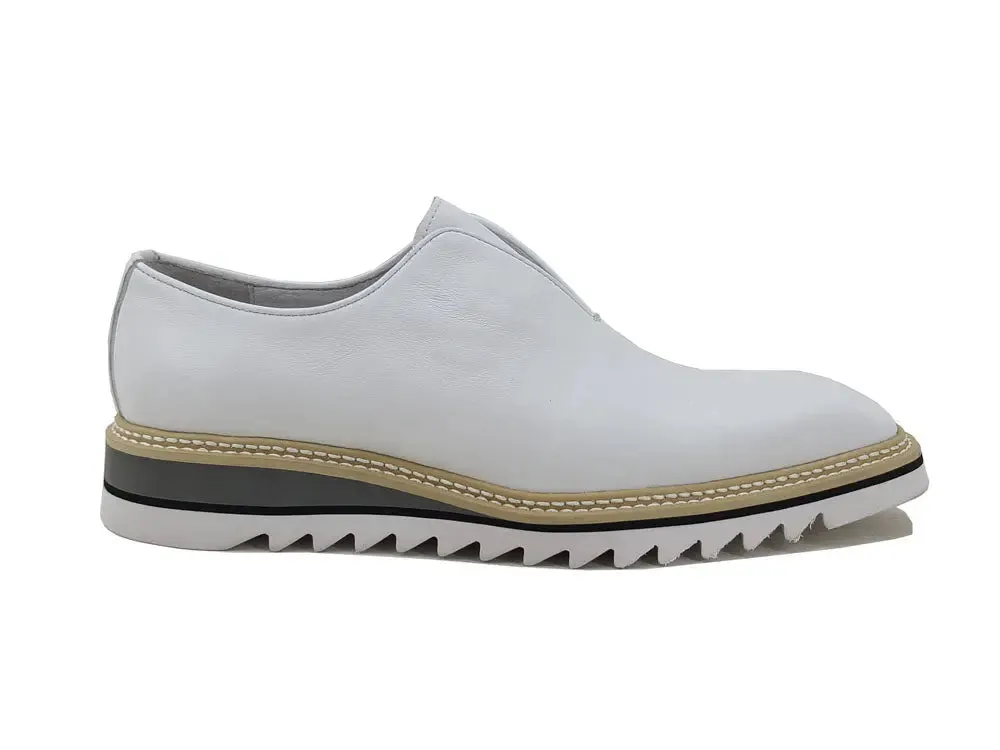 Laceless Loafer with Contrast color lightweight sole mood wear