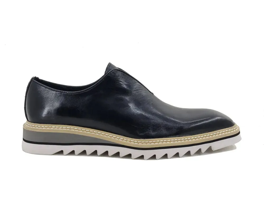 Laceless Loafer with Contrast color lightweight sole mood wear