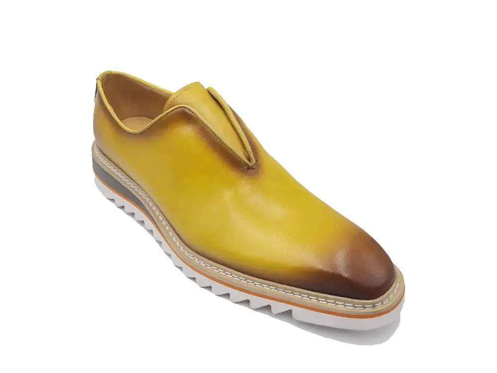 Laceless Loafer with Contrast color lightweight sole mood wear