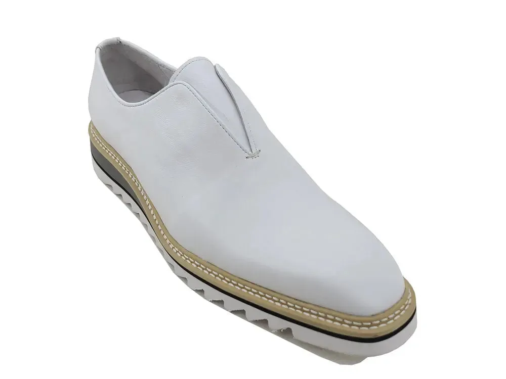 Laceless Loafer with Contrast color lightweight sole mood wear