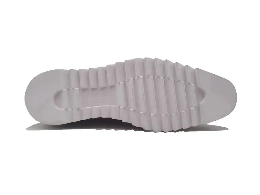 Laceless Loafer with Contrast color lightweight sole mood wear
