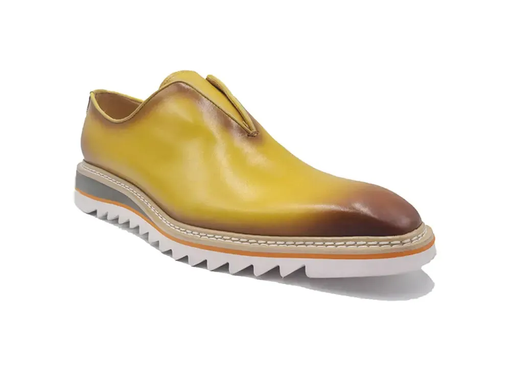 Laceless Loafer with Contrast color lightweight sole mood wear