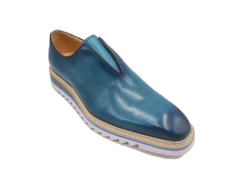 Laceless Loafer with Contrast color lightweight sole mood wear