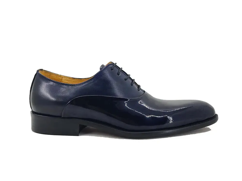Mix Media Patent Leather Oxford timeless taste