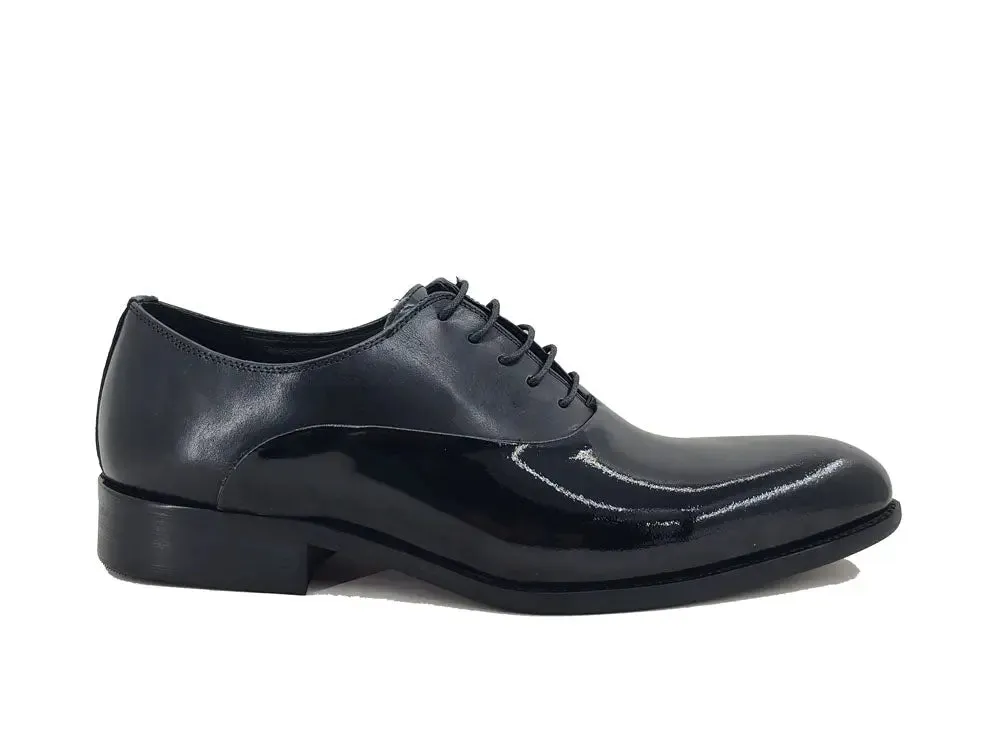 Mix Media Patent Leather Oxford timeless taste