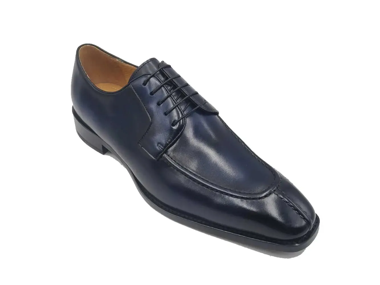 Moc Toe Oxford in Leather Sole travel mate