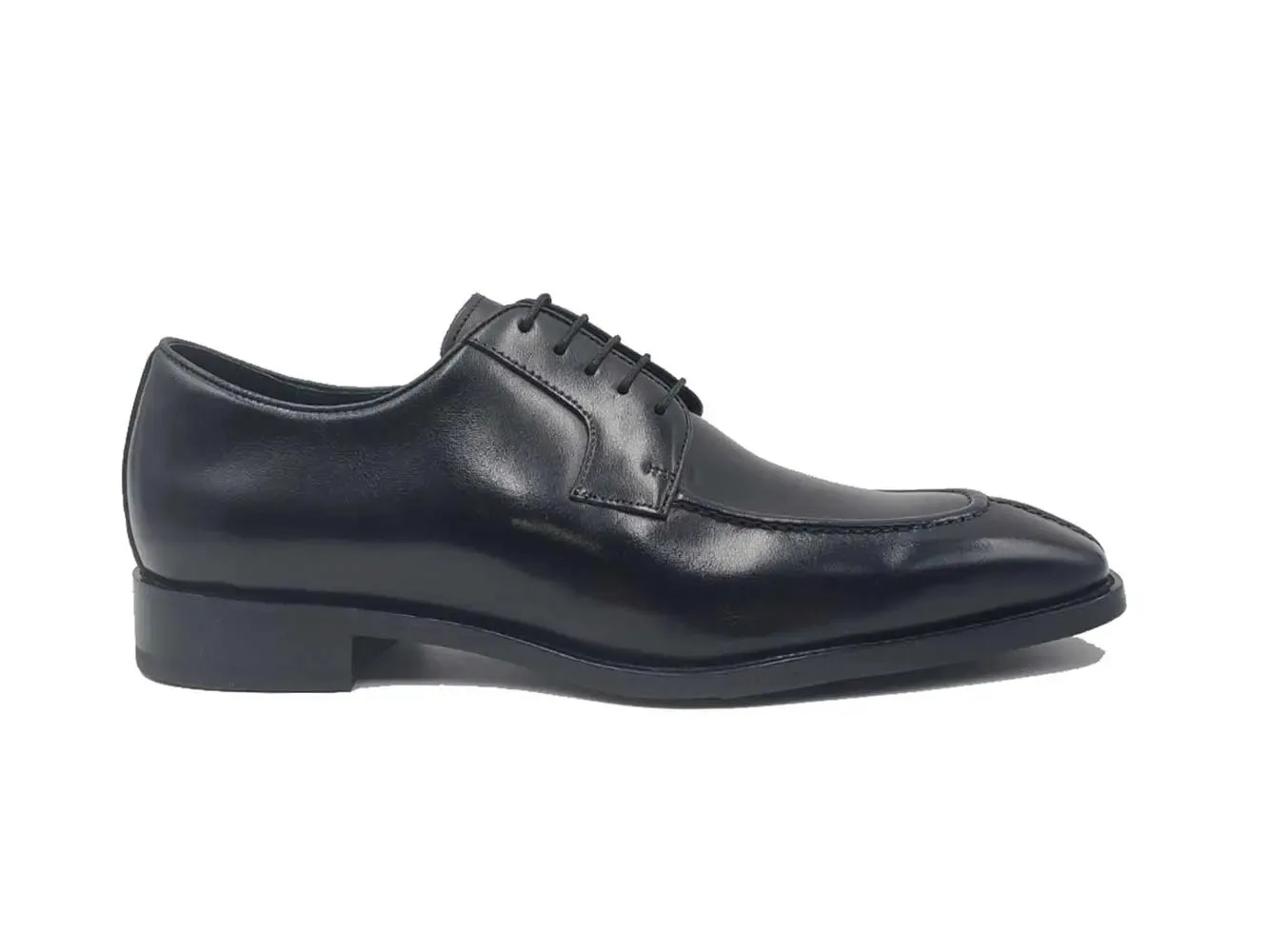 Moc Toe Oxford in Leather Sole travel mate