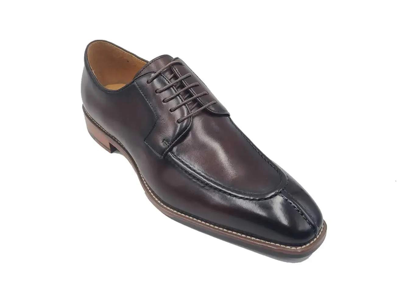 Moc Toe Oxford in Leather Sole travel mate