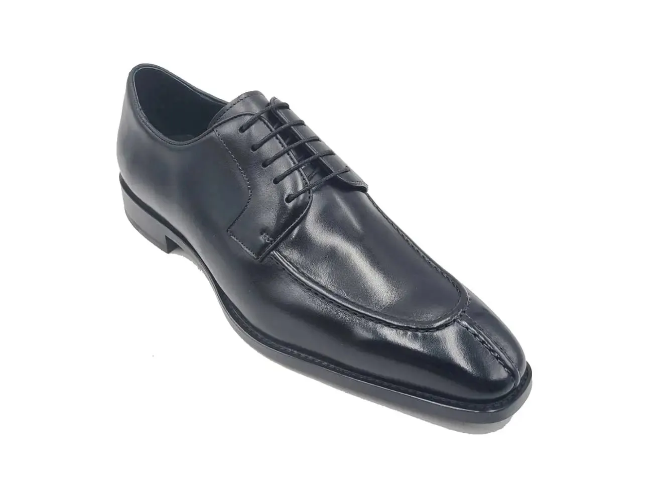 Moc Toe Oxford in Leather Sole travel mate