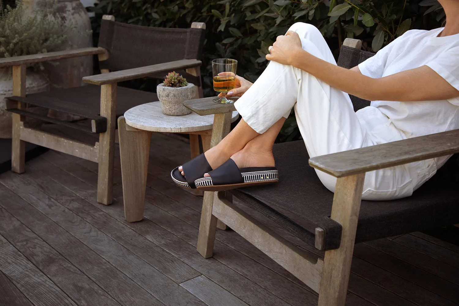 PELICAN TEXTILE - Honey barefoot style