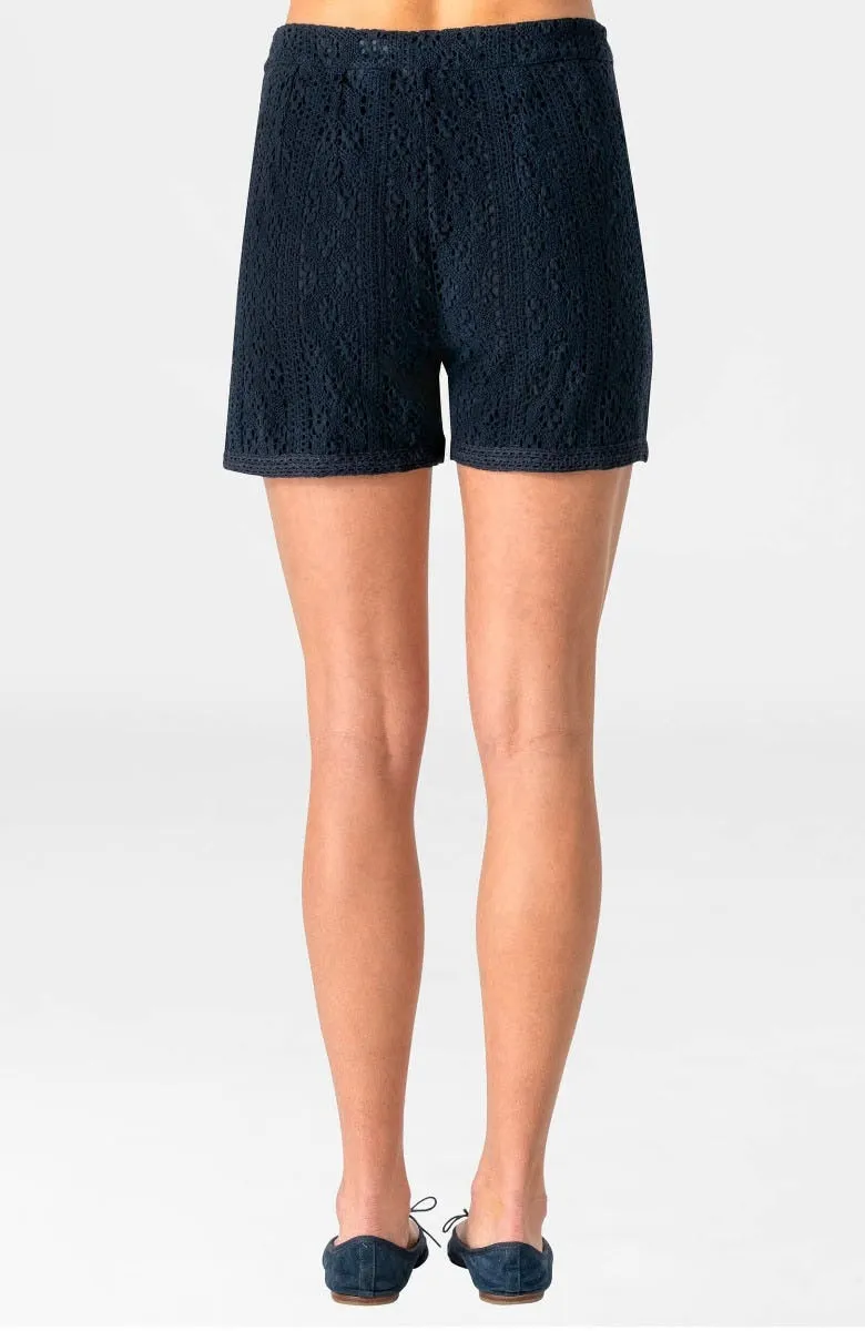 Rachel Lace  Short blogger outfit
