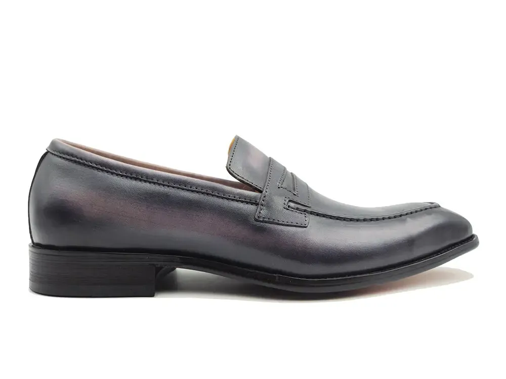 Signature Leather Penny Loafer Slip-on subtle vibe