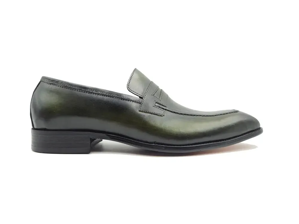 Signature Leather Penny Loafer Slip-on subtle vibe