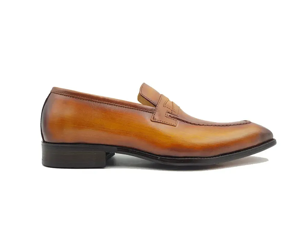 Signature Leather Penny Loafer Slip-on subtle vibe