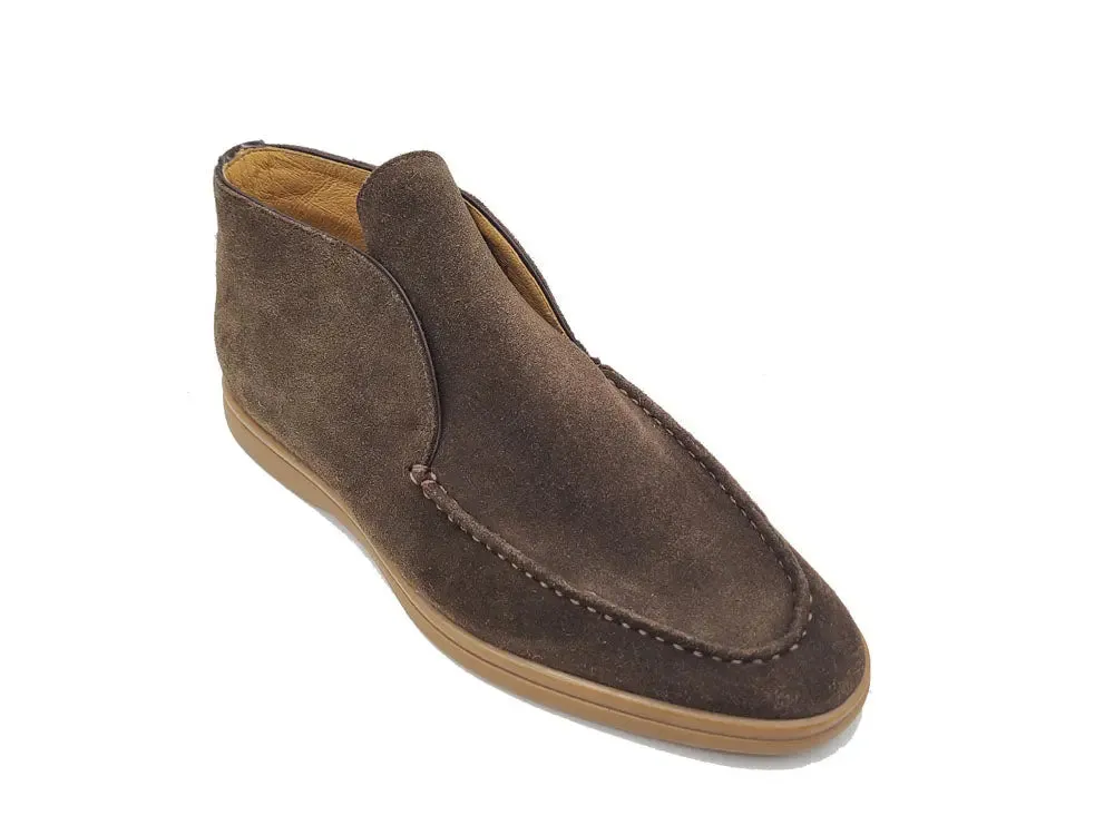 Soft Suede Comfort Loafer airport look