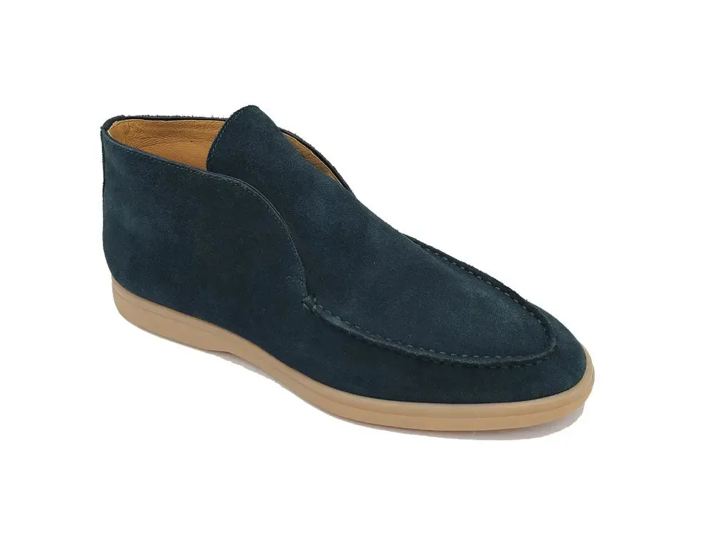 Soft Suede Comfort Loafer airport look