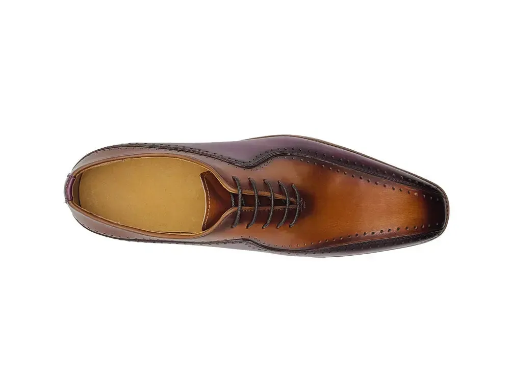 Stylish Two-Tone Brogue Oxford subtle charm