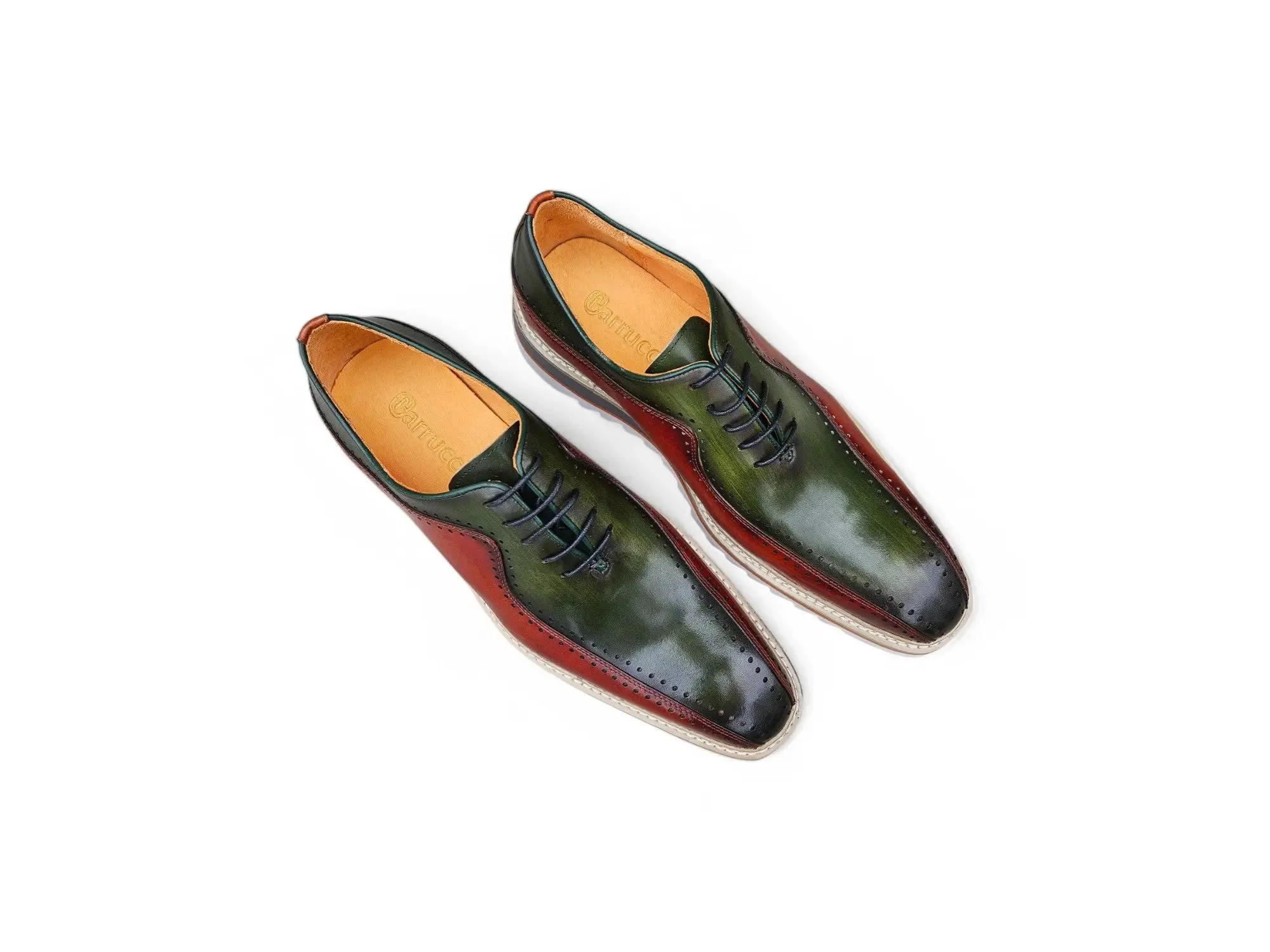 Stylish Two-Tone Brogue Oxford subtle charm