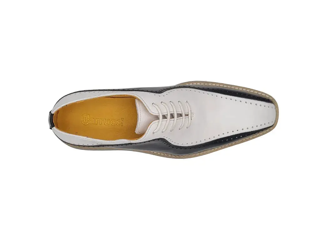 Stylish Two-Tone Brogue Oxford subtle charm