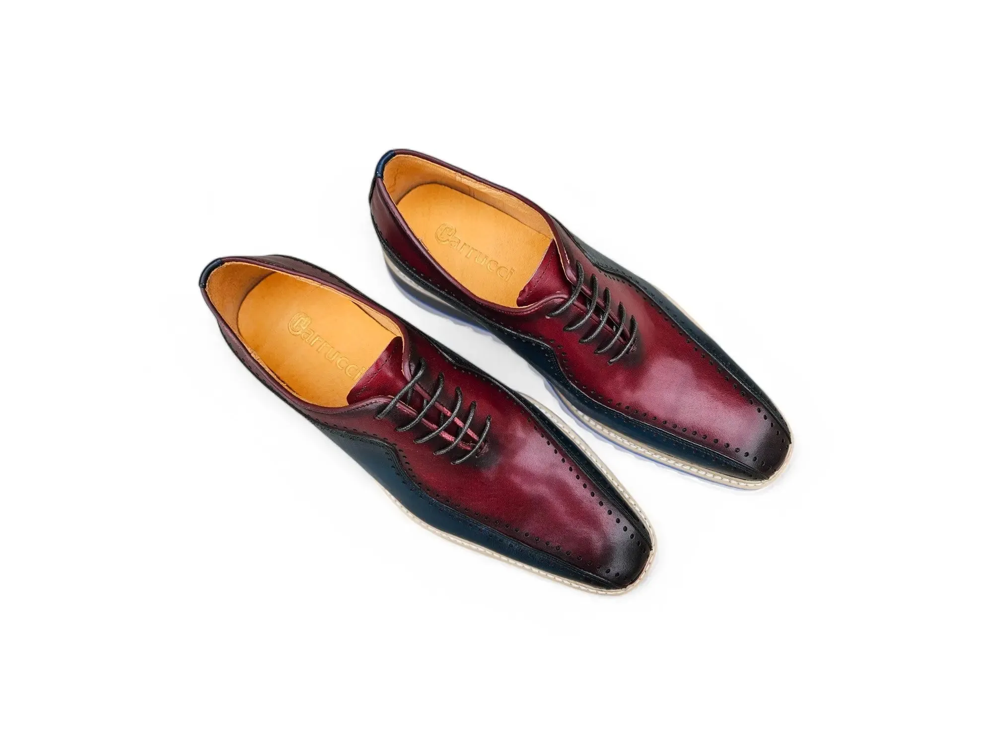 Stylish Two-Tone Brogue Oxford subtle charm