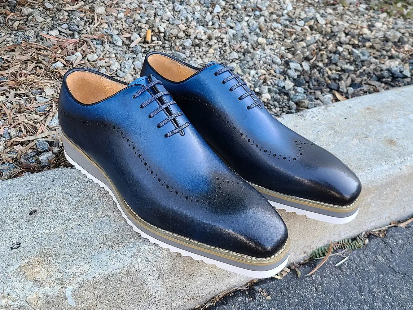 Two Tone Oxford With Lightweight Sole soft motion