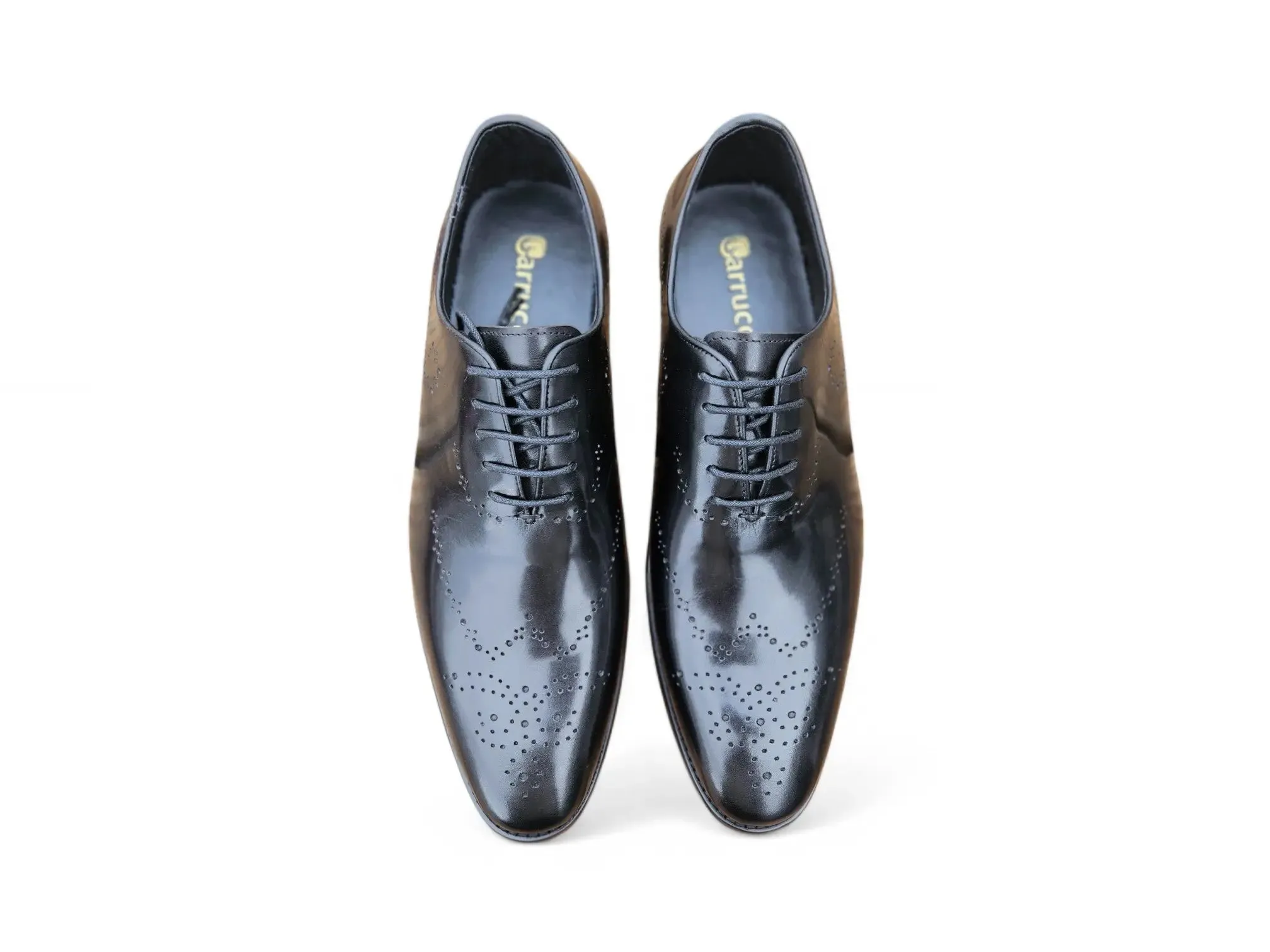 Whole Cut Oxford with Medallions sharp mood